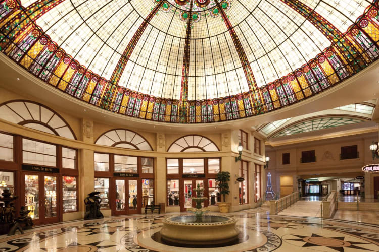 Shopping promenade